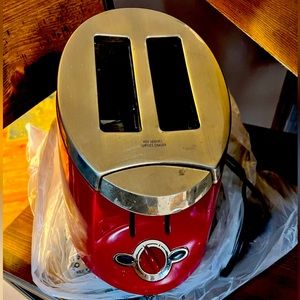 Hamilton Beach 2-slice toaster.